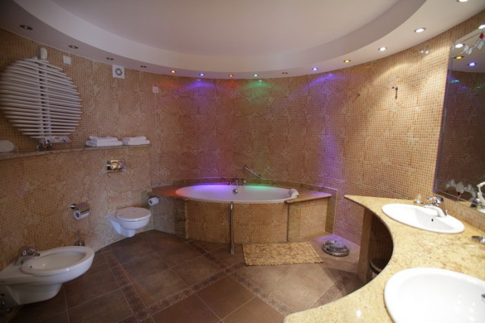 Klinika Uzdrowiskowa „Pod Tężniami" im. Jana Pawła II w Ciechocinku