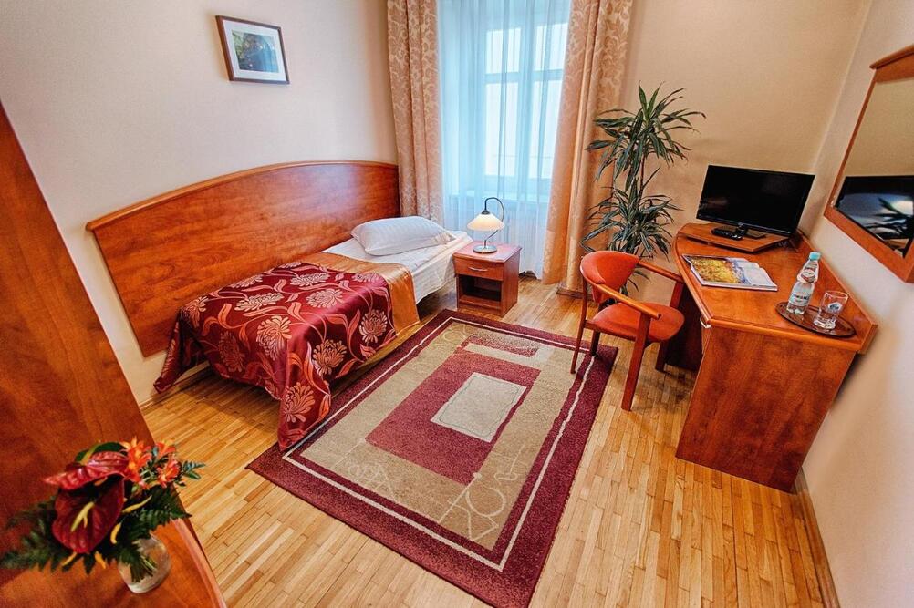 Hotel Kuracyjny „Caspar ***" w Cieplicach Śląskich-Zdroju