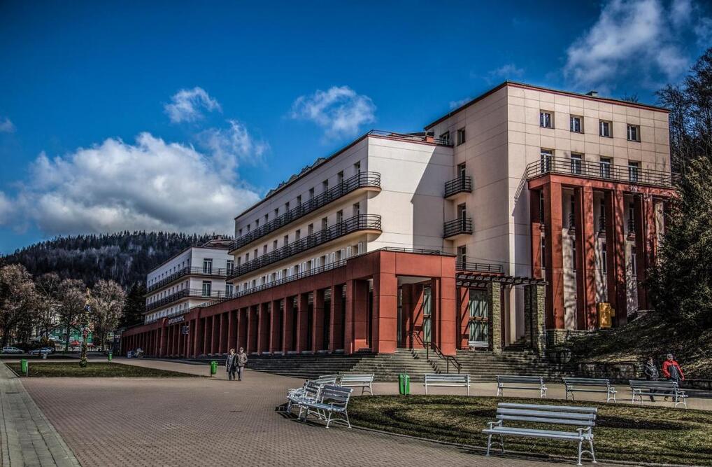 Nowy Dom Zdrojowy w Krynicy-Zdroju (Uzdrowisko Krynica-Żegiestów)