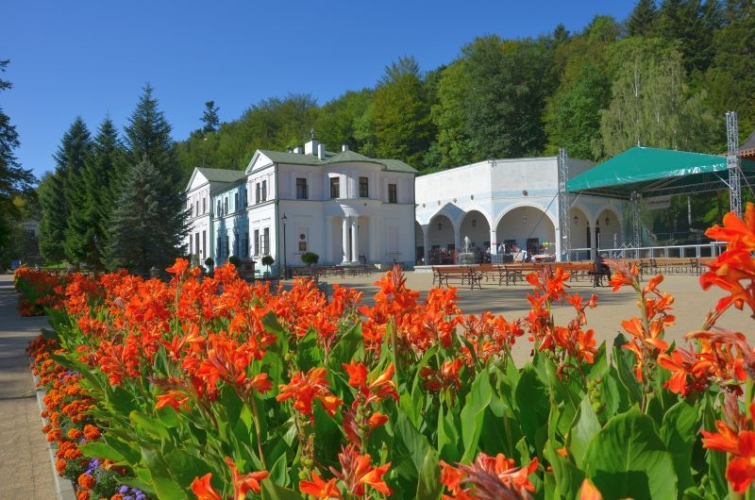 Sanatorium Uzdrowiskowe „Stare Łazienki” w Iwoniczu-Zdrowiu