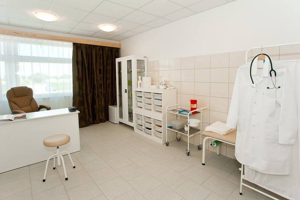 W Domu Opieki „Dęby" w Dębach znajduje się gabinet lekarza-internisty