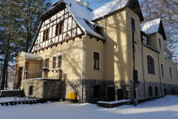 Sanatorium Uzdrowiskowe Dąbrówka w Szczawnie-Zdroju