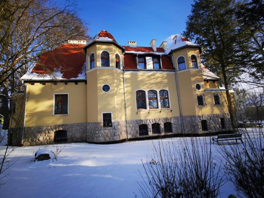 Sanatorium Uzdrowiskowe Dąbrówka w Szczawnie-Zdroju