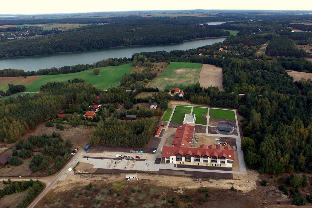 Leśny Dom Seniora w Piastowie z lotu ptaka