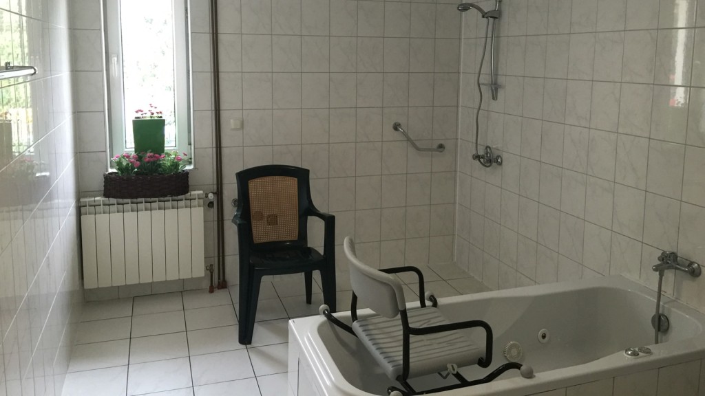 Wnętrza Rodzinnego Domu Opieki „Zielony Dworek" w Tąpkowicach dostosowane są do osób niepełnosprawnych