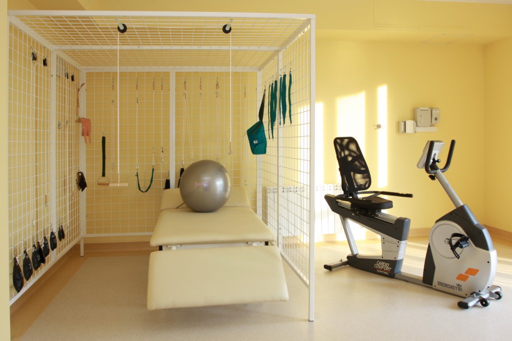 Dom Seniora „Willa Kalina" w Konstancinie-Jeziornej dysponuje własną salą do rehabilitacji ruchowej