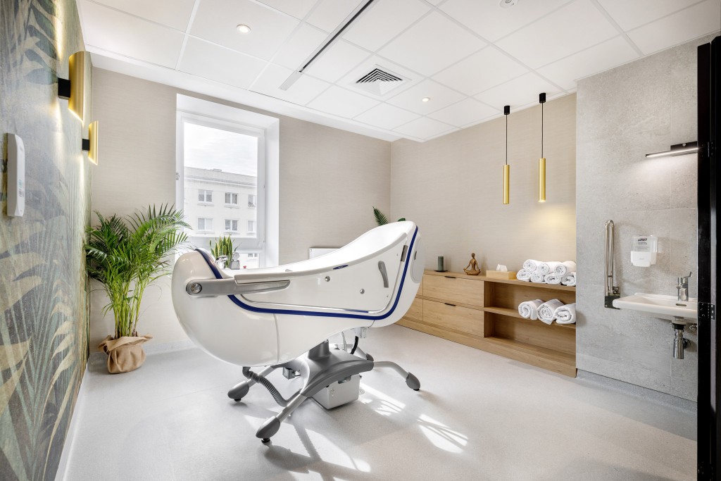 W Domu Opieki „Rezydencja Dzielna" w Warszawie znajduje się nowoczesna strefa SPA i przestrzeń do balneologii