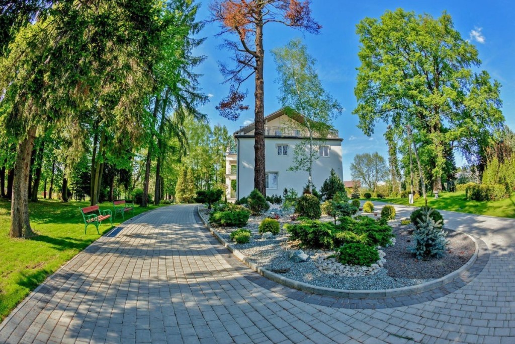 Pałac Seniora „Stary Klasztor" w Rokicinach Podhalańskich