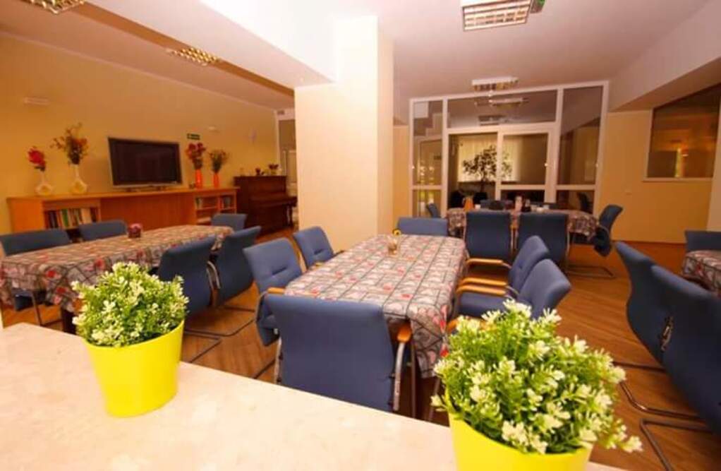 Dom Seniora „Pałac Roztocznik" oddaje do dyspozycji gości przestronny pokój wypoczynkowy