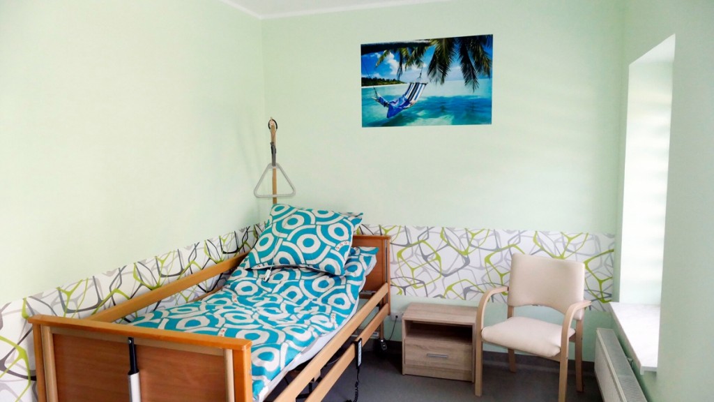 Jeden z pokoi  w Domu Seniora „Pod Jodłami" w Rybniku