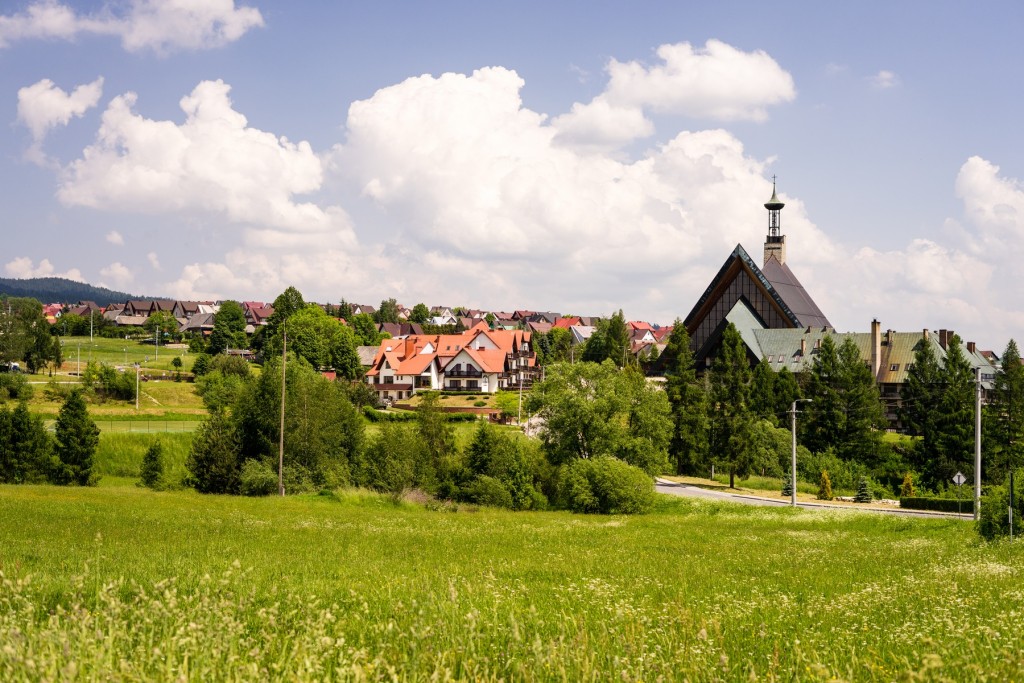 Pensjonat Seniora „Eden" w Maniowach leży w malowniczej okolicy, w sąsiedztwie kościoła