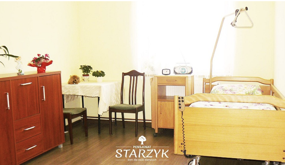 Mieszkańcy Domu Seniora „Starzyk" w Jedlinie-Zdroju mają do dyspozycji przytulne pokoje z pełnym węzłem sanitarnym