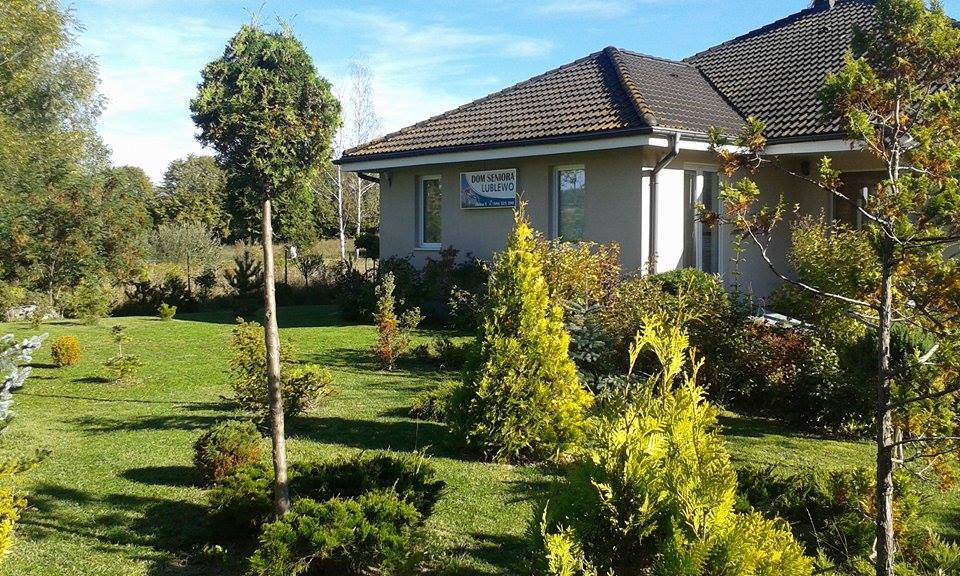 Dom Seniora „Lublewo” w Lublewie Gdańskim i otaczający go ogród