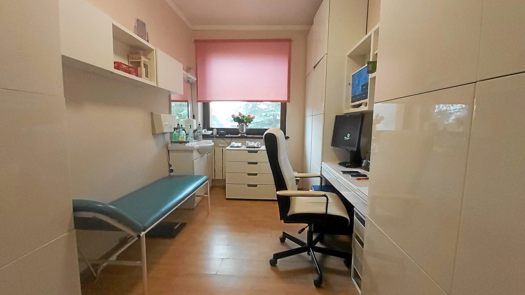 W Domu Pomocy Społecznej „Happy Port” w Poniatowie znajduje się gabinet zabiegowy i sala do terapii zajęciowej