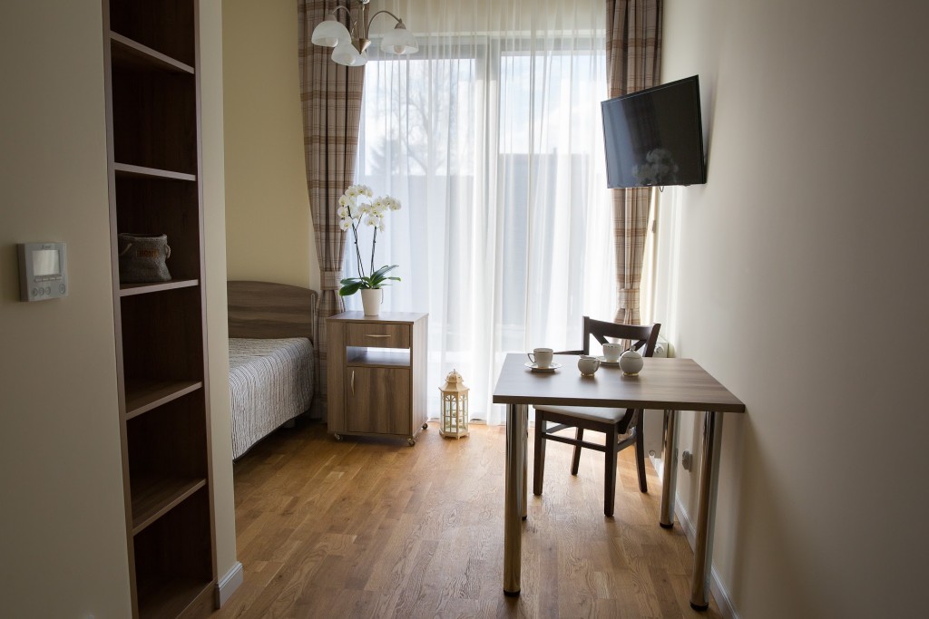 Pokoje w Domu Seniora „Harmonia” w Gdańsku są przytulne i funkcjonalne - zupełnie jak w domu