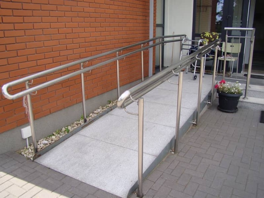 Dom Opieki „Sielanka” w Palmirach  jest w pełni przystosowany do potrzeb osób niepełnosprawnych