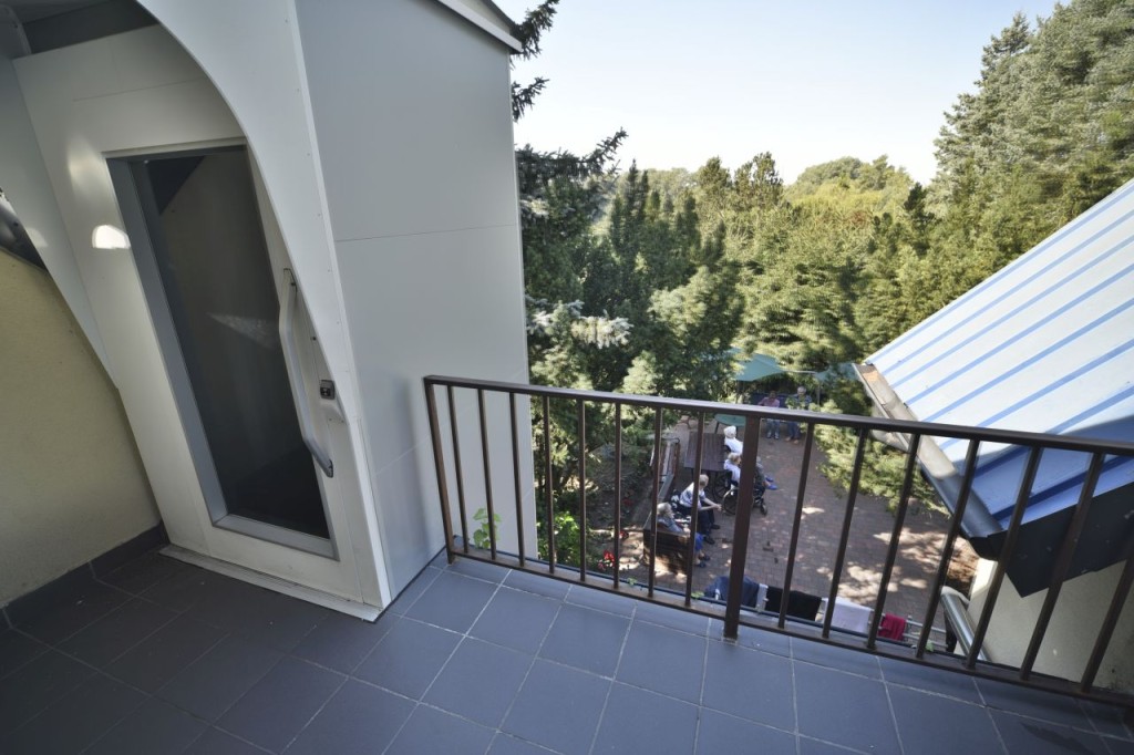 W Domu Opieki „Przystań" w Józefowie znajduje się winda