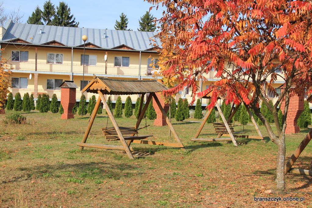 Dom Emeryta im. Świętego Alojzego Orione w Brańszczyku i otaczający go ogród