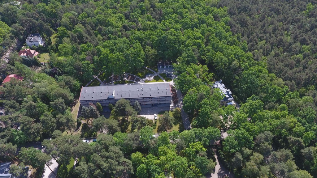 Dom Seniora Polskiej Akademii Nauk w Konstancinie-Jeziornej z lotu ptaka