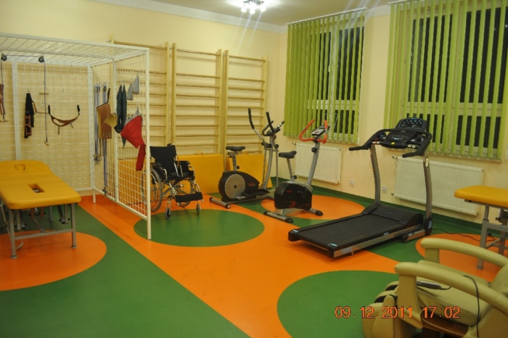 Prywatny Dom Opieki „Tęczowe Wzgórze” w Woli Wodyńskiej dysponuje salą do rehabilitacji ruchowej