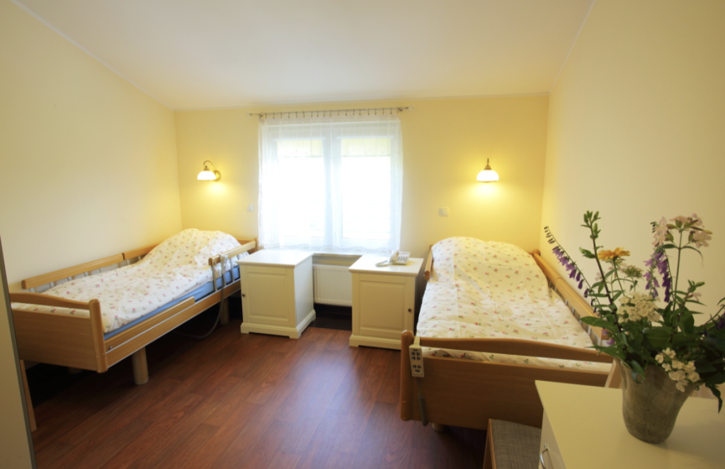 Pokój 2-osobowy w Domu Opieki „Zacisze” w Starych Babicach 