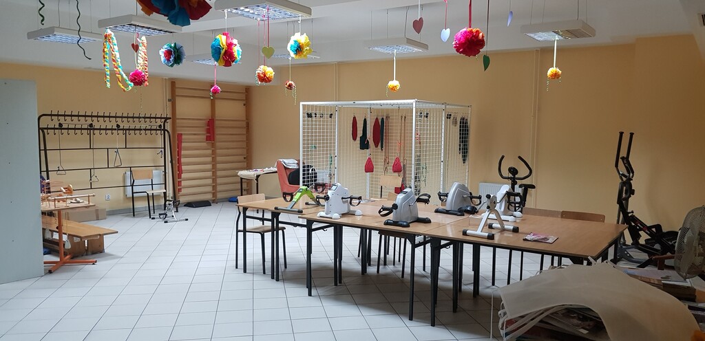 Prywatny Dom Opieki „Zakątek Seniora" w Częstochowie dysponuje sprzętem do terapii ruchowej i zajęciowej