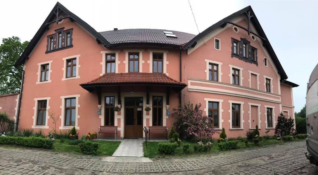 Pensjonacik Rodzinny pod Dębami w miejscowości Kania