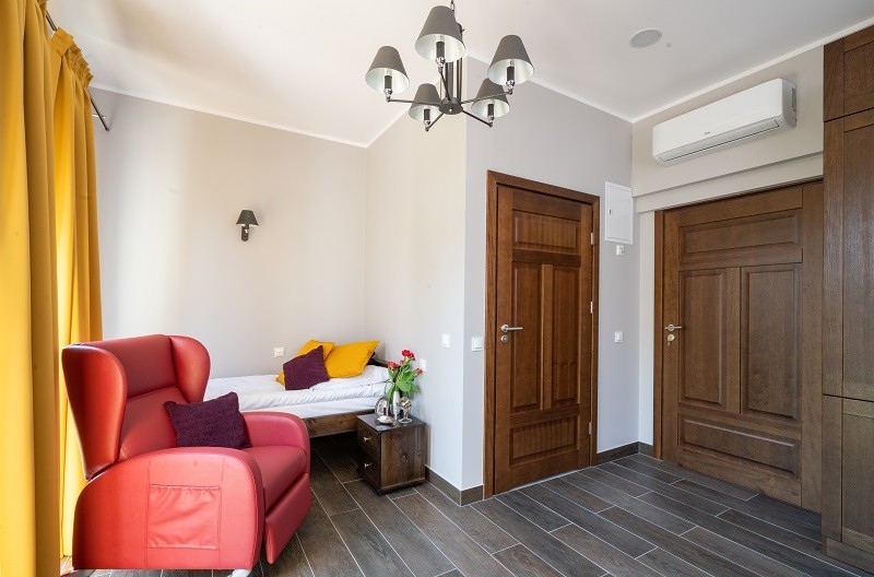 Dom Opieki „Dla Seniorów” w Chyliczkach posiada w swojej ofercie także mieszkania dla seniorów