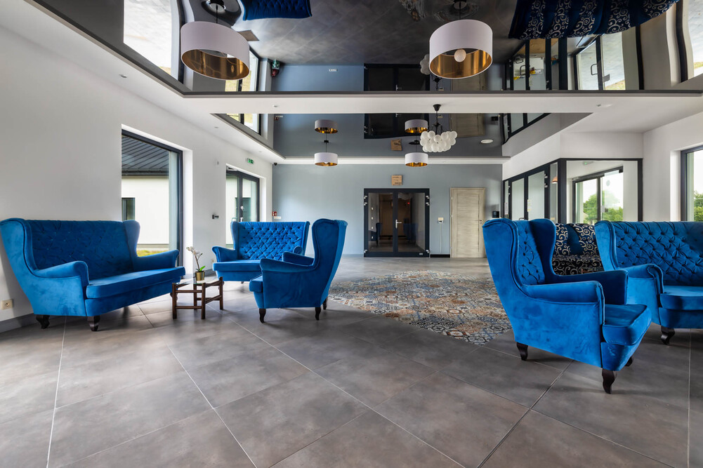 Wnętrza Domu Opieki „Chmiel” w Chmielu Pierwszym k/Jabłonnej są przestronne, jasne i nowocześnie urządzone