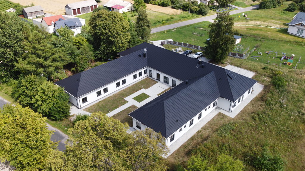 Dom Opieki „Chmiel” w Chmielu Pierwszym k/Jabłonnej z lotu ptaka