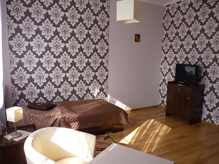 Pokoje w Domu Seniora „Czyżyk” w Czyżowicach  są elegancko i funkcjonalnie urządzone