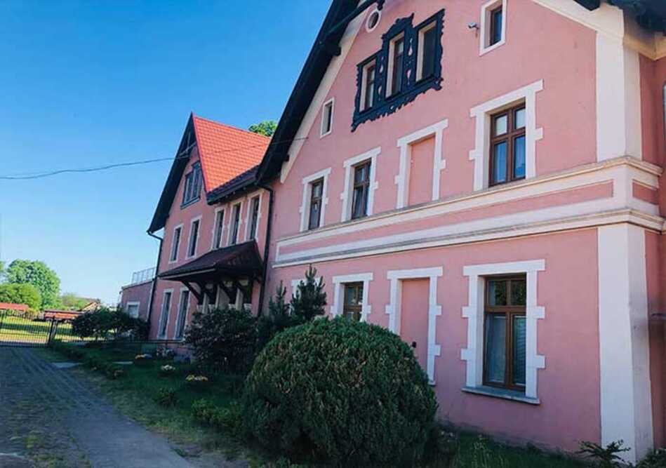 Pensjonacik Rodzinny pod Dębami w miejscowości Kania