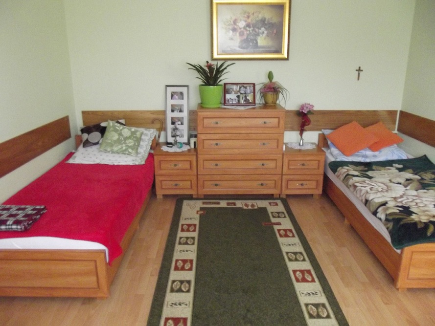 Pokoje w Domu Opieki - Pensjonacie „Senior” w Morągu są przytulnie i funkcjonalnie urządzone