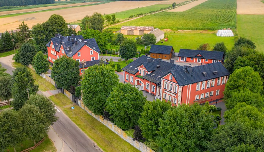 Dom Opieki „Leleka” we wsi Szczepkowo Borowe z lotu ptaka