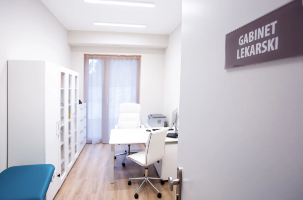 W Domu Seniora „Mariella” w Konstancinie-Jeziornej znajduje się gabinet lekarski