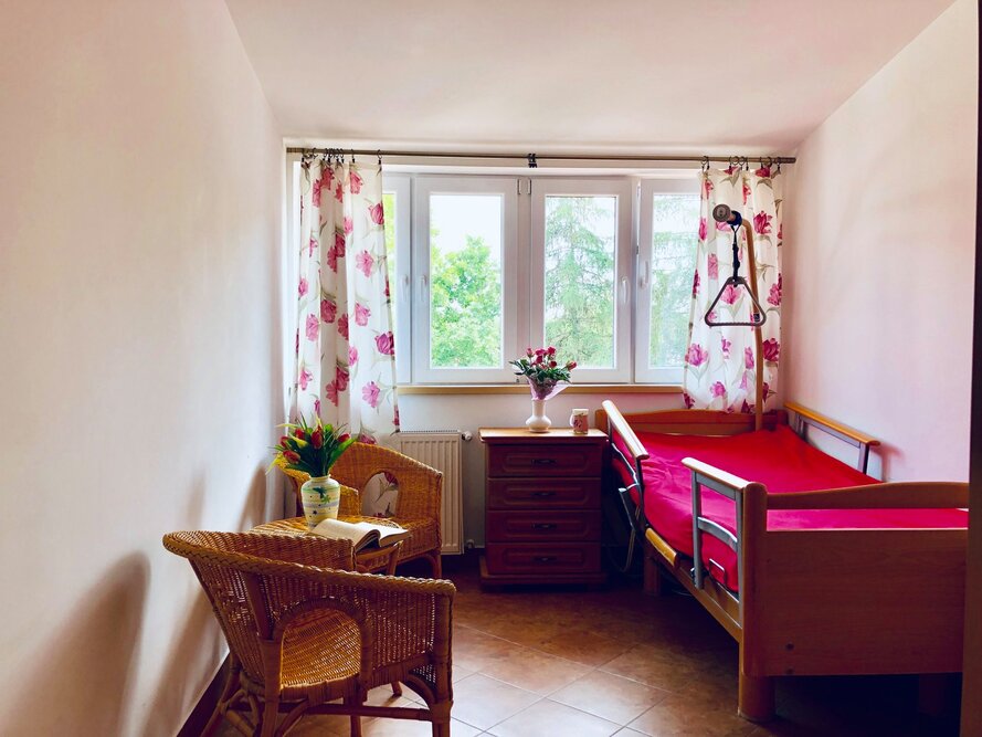 Dom opieki „Róża” w Łomiankach – Dąbrowie