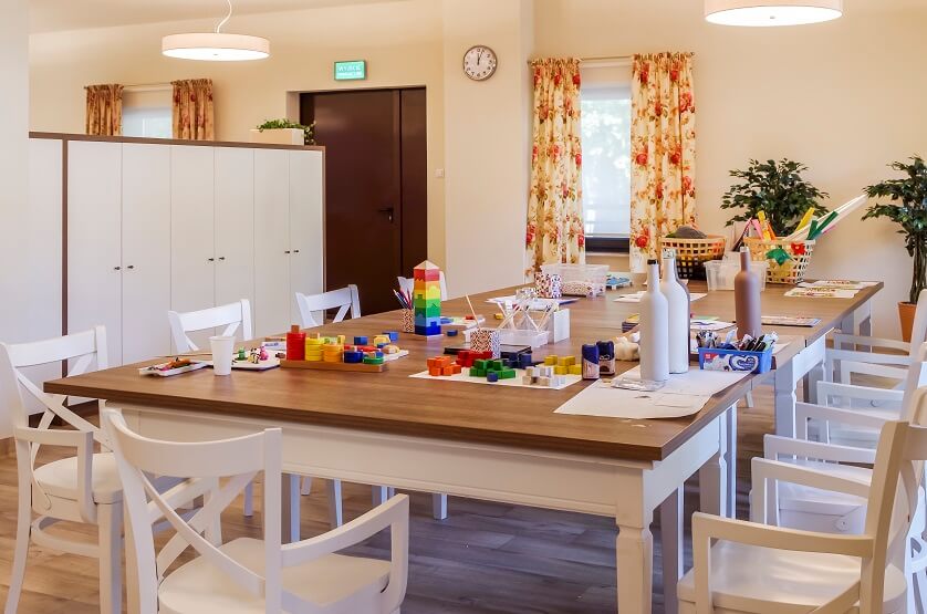 Dom Opieki „Józefina” w Józefowie organizuje seniorom zajęcia terapeutyczne