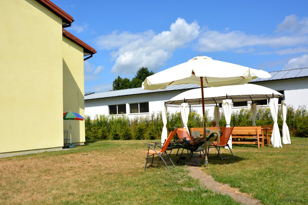 Ogród przed Domem Opieki „Iwona” w Wiązownej