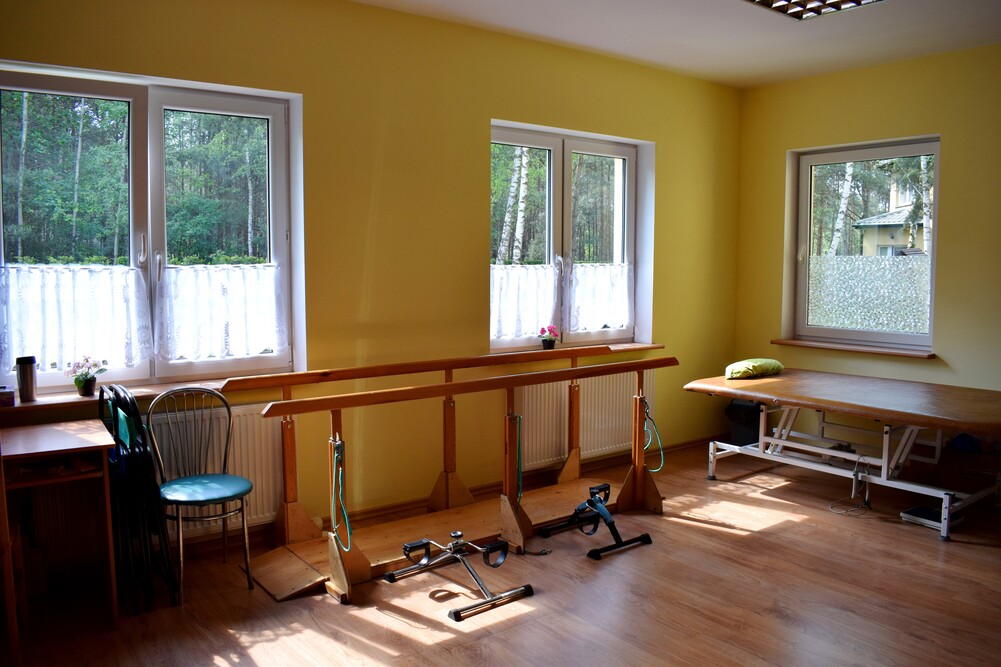 Dom Opieki „DUOMED Leśna Przystań” w Markach dysponuje własnym zapleczem do rehabilitacji