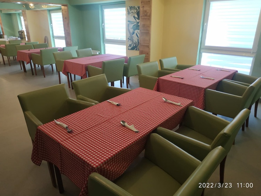 Jadalnia w Domu Seniora „Iskra” w Mierzęcicach