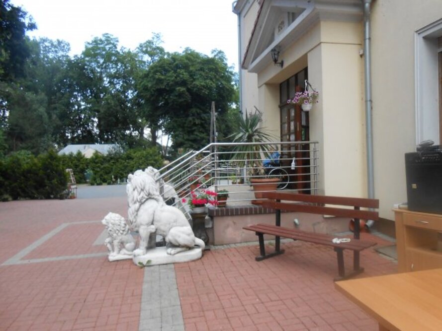 Dom Opieki dla osób starszych „Pałacyk pod Dębami” w Starych Oborzyskach