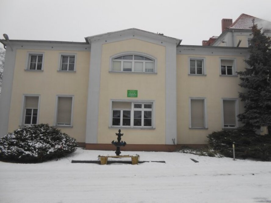 Dom Opieki dla osób starszych „Pałacyk pod Dębami” w Starych Oborzyskach