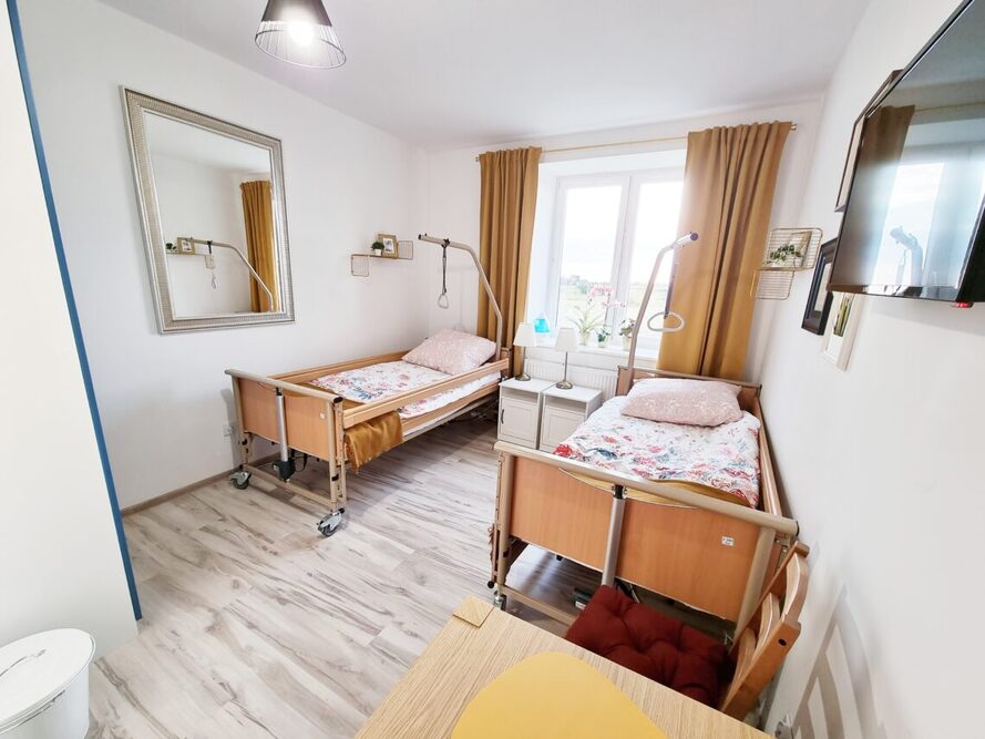 Pokój 2-osobowy w Domu Seniora „Zielony Piątek” w Piątku Wielkim