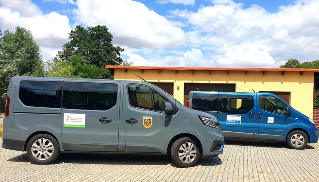 Dom Pomocy Społecznej „Promyk” w Kamiennej  dysponuje własnym transportem dla seniorów 