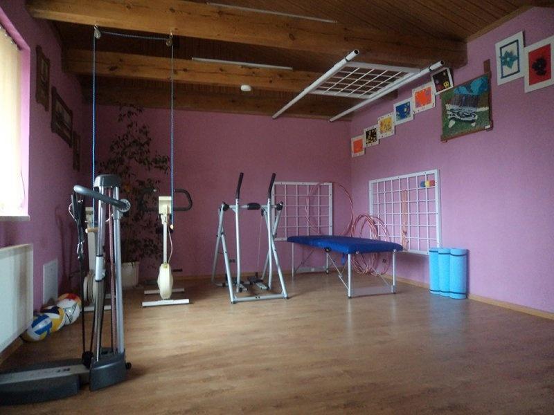 Dom Pomocy Społecznej „Przystań” we Wronikowie dysponuje własnym zapleczem rehabilitacyjnym