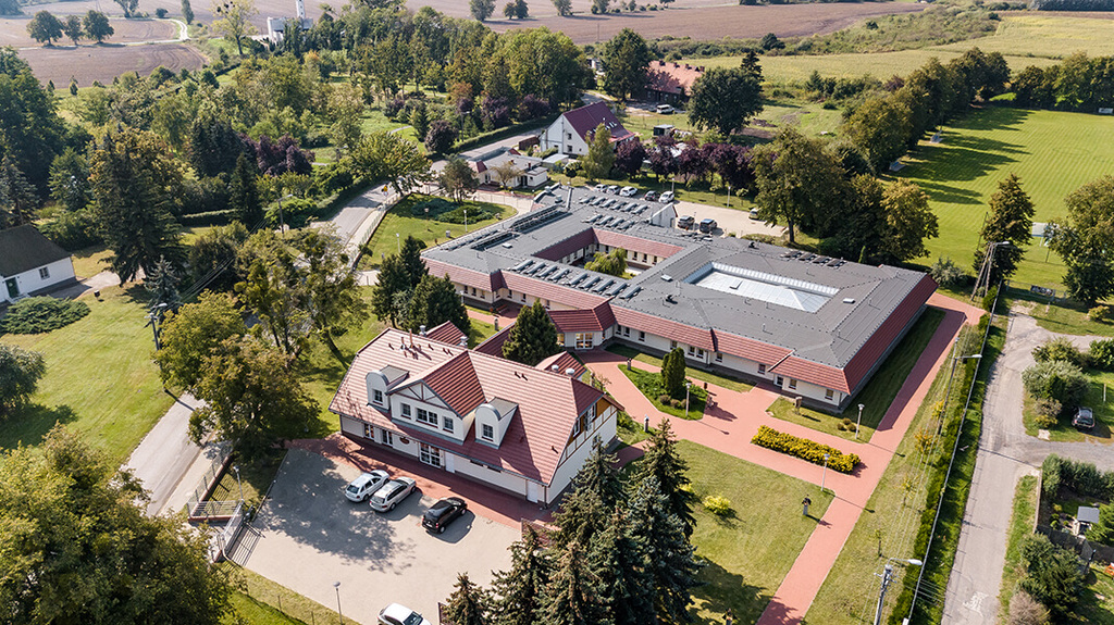 Dom Seniora Fundacji Zakłady Kórnickie w Jarosławcu z lotu ptaka