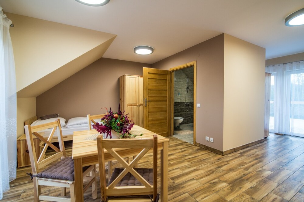 Rezydencja Seniora w Węgierskiej Górce oferuje pensjonariuszom komfortowe pokoje z łazienkami