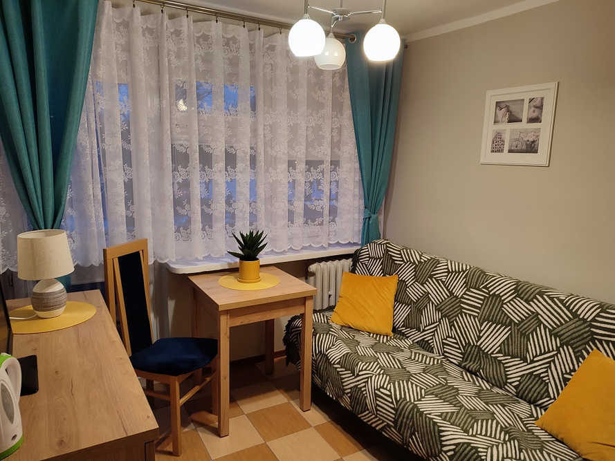 Pokoje w Domu Pomocy Społecznej w Inowrocławiu są niewielkie, ale przytulne i wyposażone w niezbędne udogodnienia