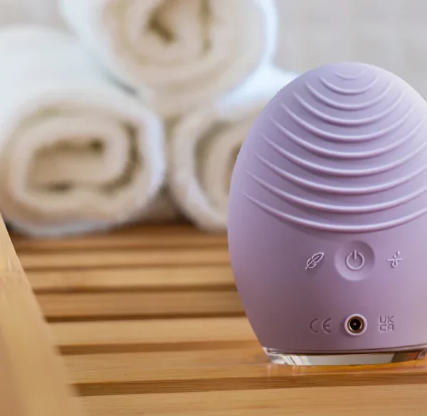 Szczotka soniczna Foreo Luna 4 w łazience babci