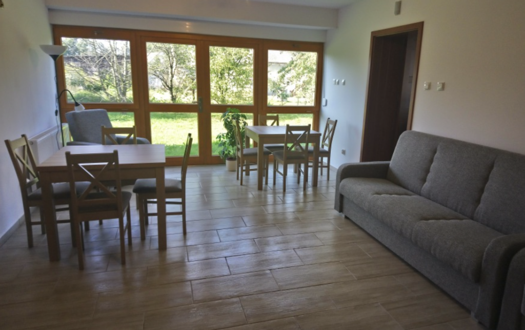 Dom Kwitnącej Jesieni w Starym Lesie